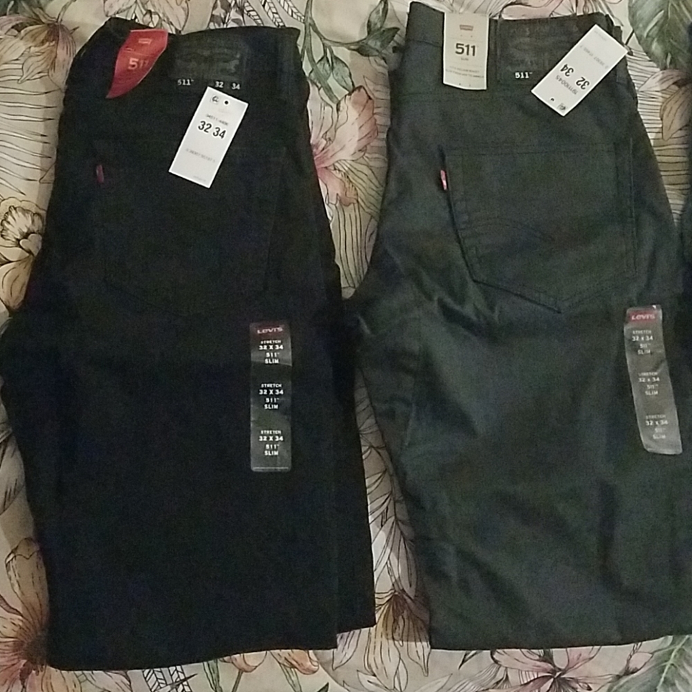 4 brand new pairs of men Levi jeans for 40$